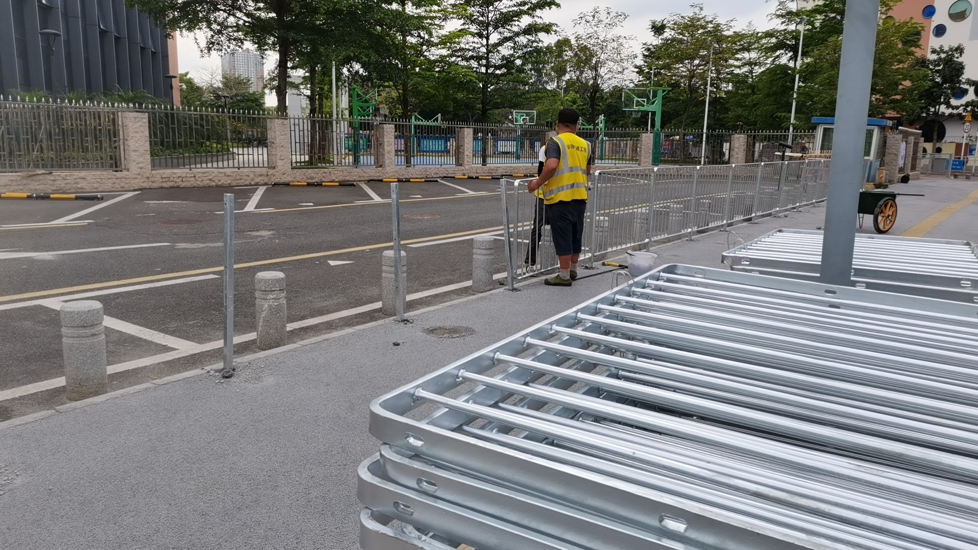 路側(cè)護(hù)欄1500米