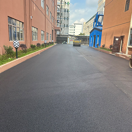 產業(yè)園道路瀝青鋪攤