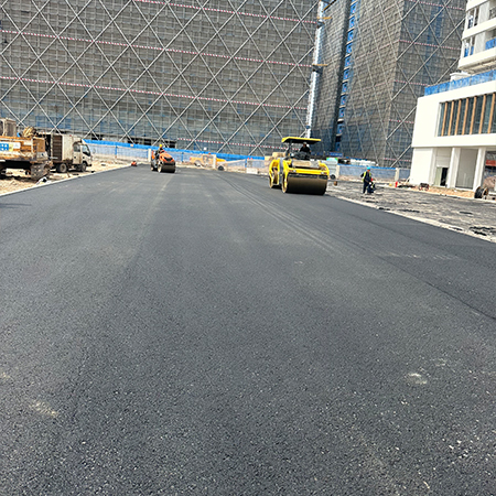 產業(yè)園道路瀝青鋪攤