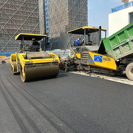 產業(yè)園道路瀝青鋪攤4