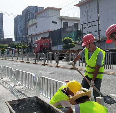 龍崗市政機非隔離深標護欄，600米