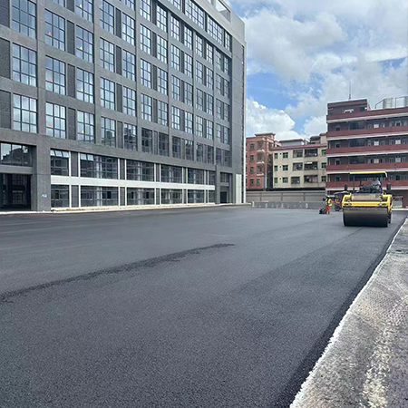 產業(yè)園道路瀝青鋪攤